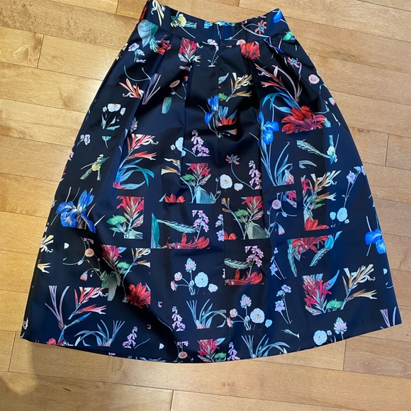 Next UK Floral Satin Midi Skirt with Pockets - Picture 2 of 10